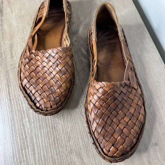Mohinders Leather Woven Shoe in Walnut - Picture 5 of 10